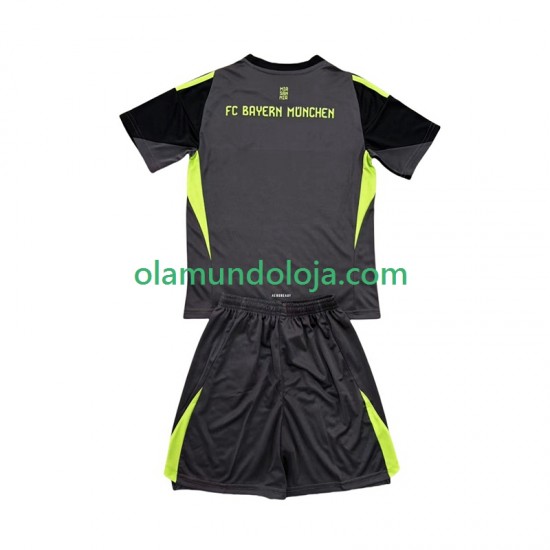 Camisola Bayern de Munique Guarda-redes Criança Equipamento Terceiro 2025-2026 Manga Curta